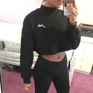 Cropped crewneck sweater “Jolie”